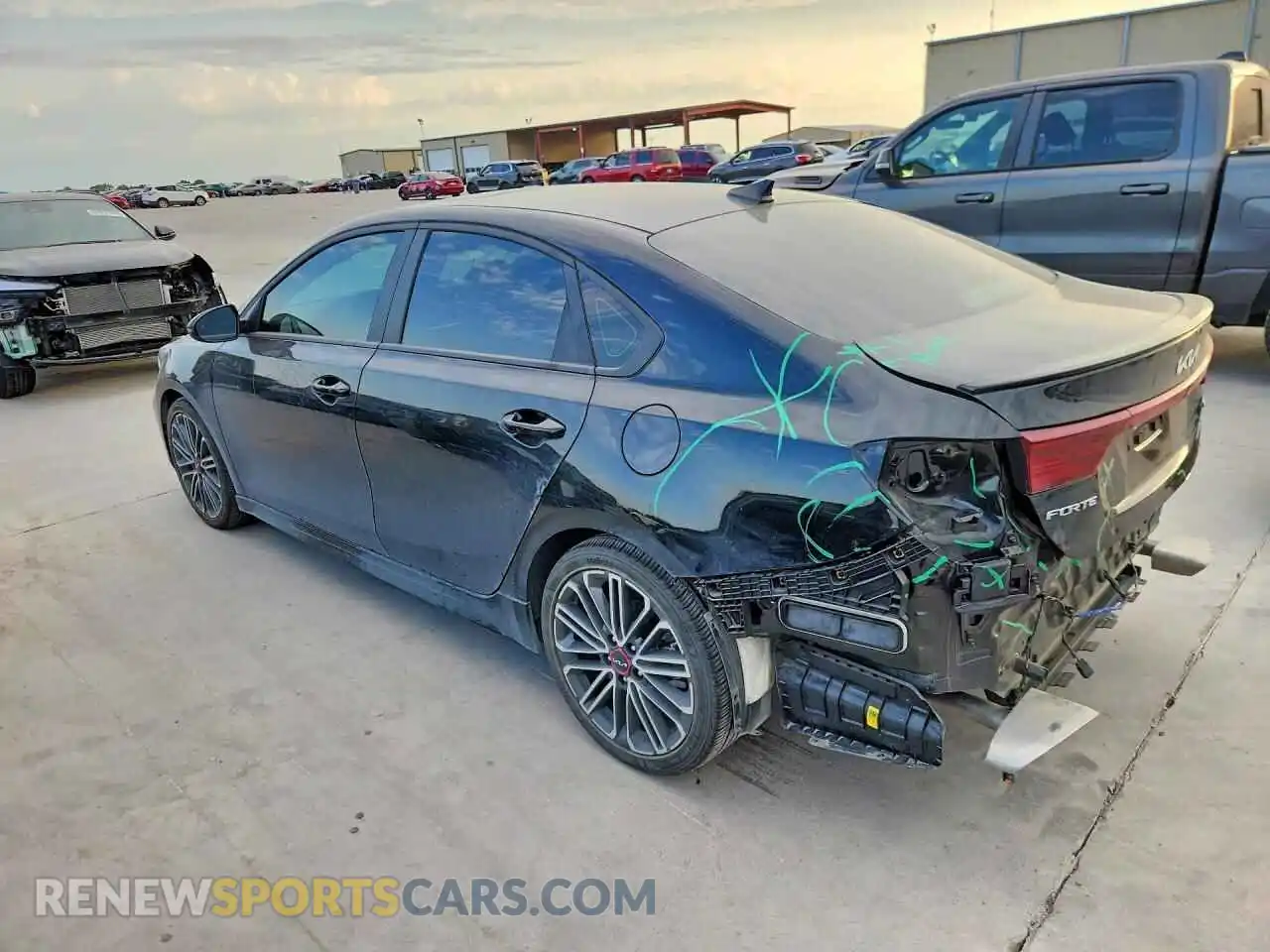 2 fotografías del automóvil dañado 3KPF44AC7RE805867 KIA FORTE 2024
