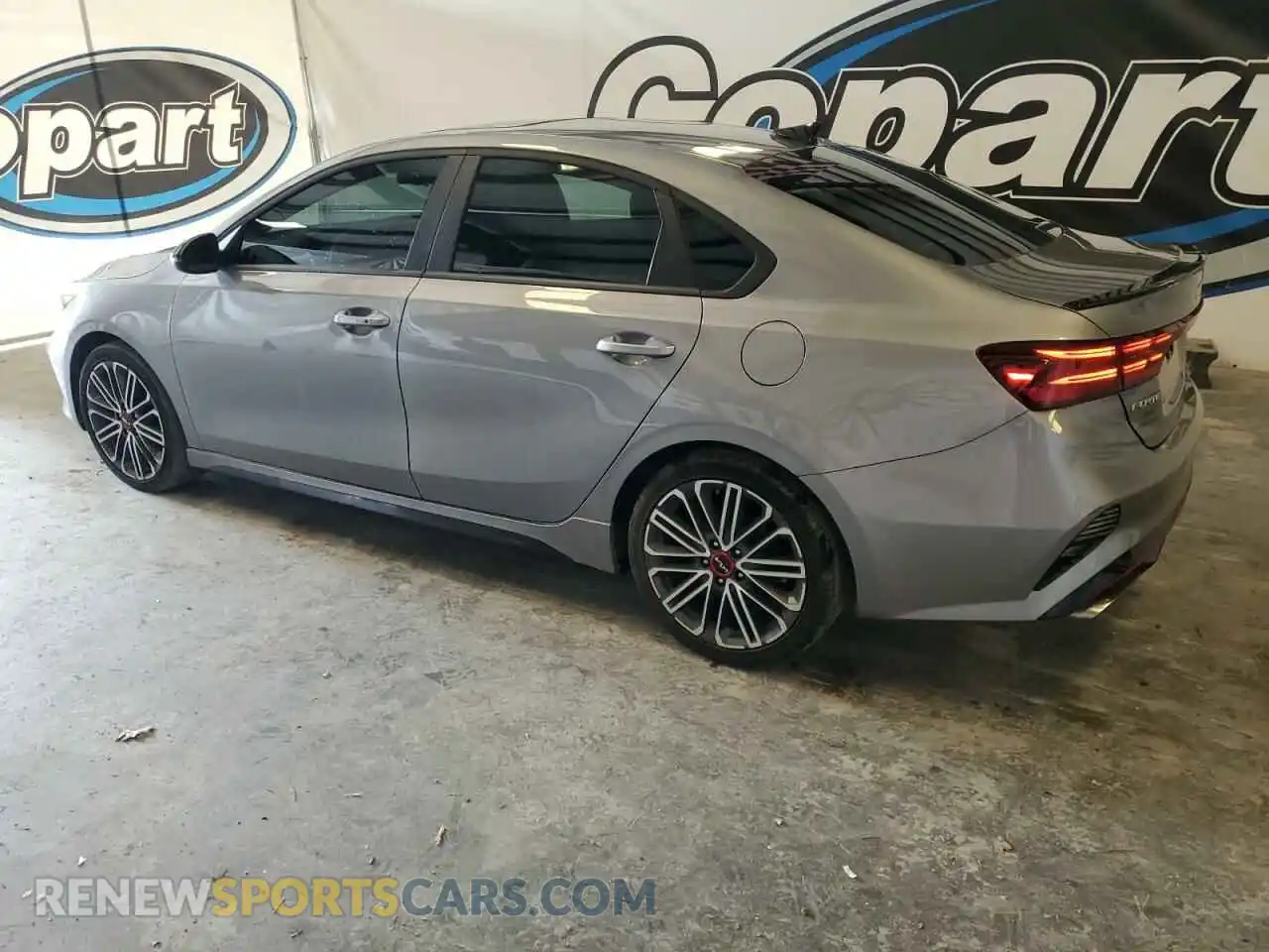 2 fotografías del automóvil dañado 3KPF44AC9RE706872 KIA FORTE 2024