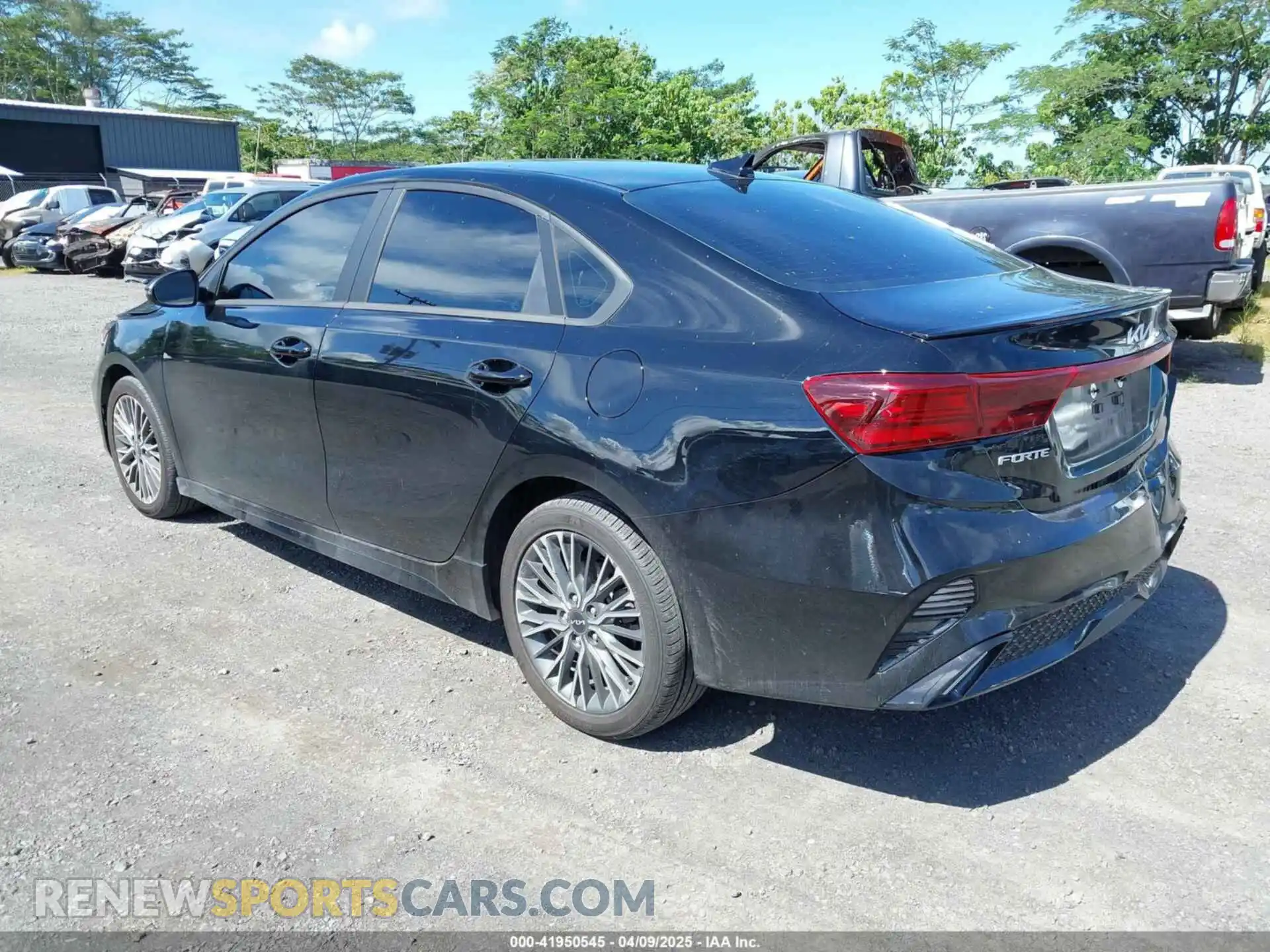 3 fotografías del automóvil dañado 3KPF54AD0RE709021 KIA FORTE 2024