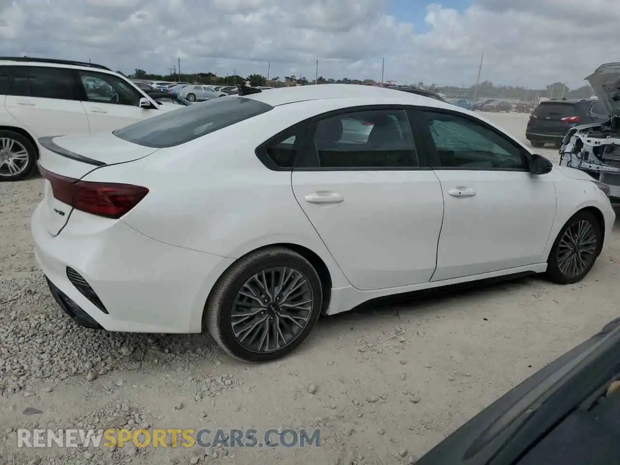 3 Photograph of a damaged car 3KPF54AD0RE726059 KIA FORTE 2024