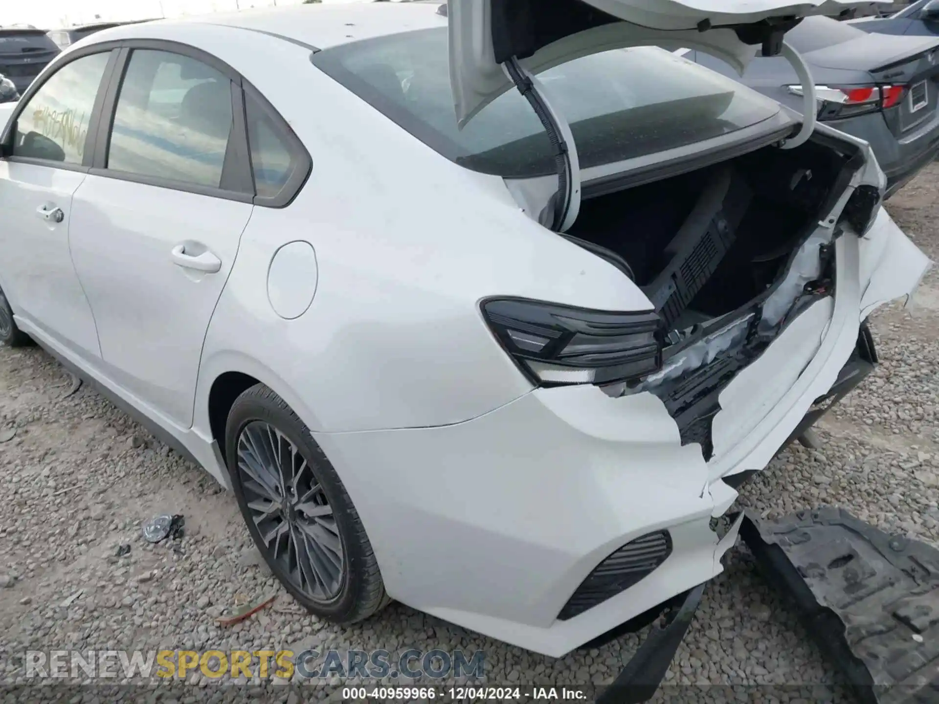 3 Photograph of a damaged car 3KPF54AD0RE730581 KIA FORTE 2024