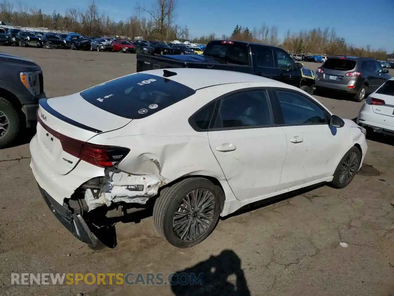 3 Photograph of a damaged car 3KPF54AD1RE707357 KIA FORTE 2024