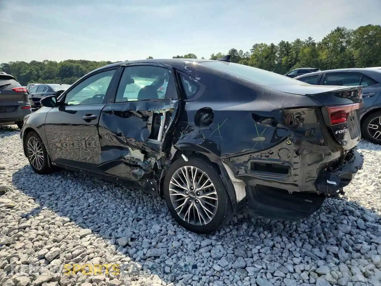 2 fotografías del automóvil dañado 3KPF54AD1RE772998 KIA FORTE 2024