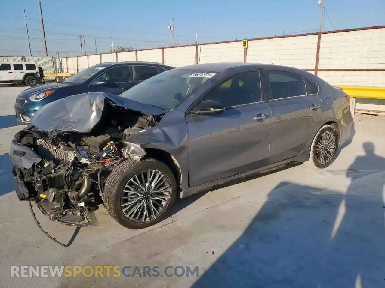 1 Photograph of a damaged car 3KPF54AD2RE767373 KIA FORTE 2024