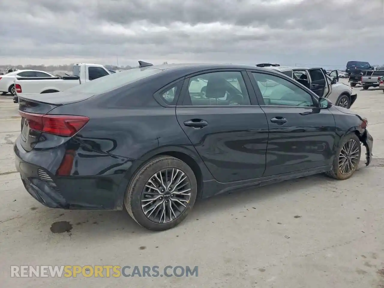 3 Photograph of a damaged car 3KPF54AD3RE733085 KIA FORTE 2024