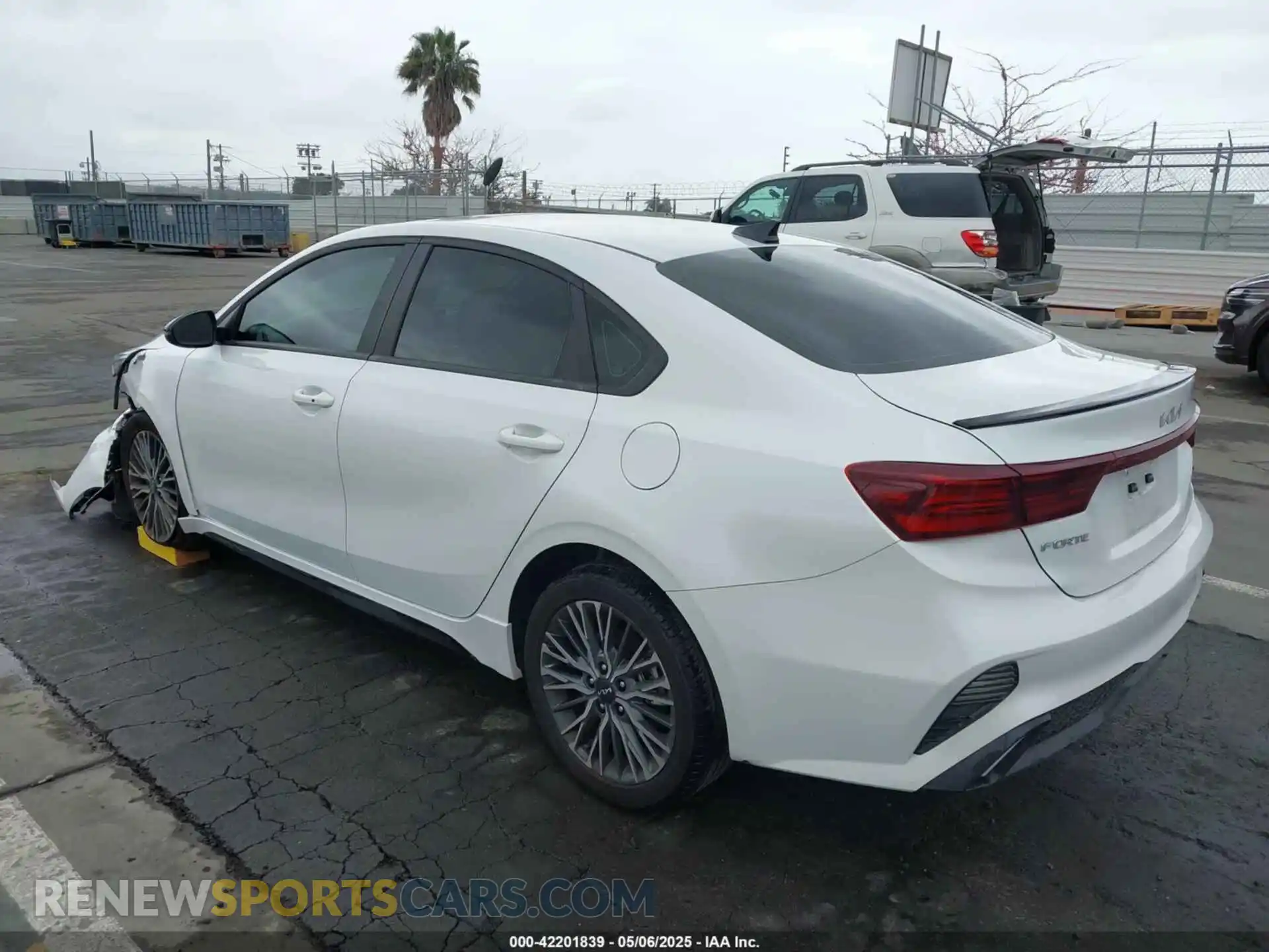 3 Photograph of a damaged car 3KPF54AD3RE788927 KIA FORTE 2024