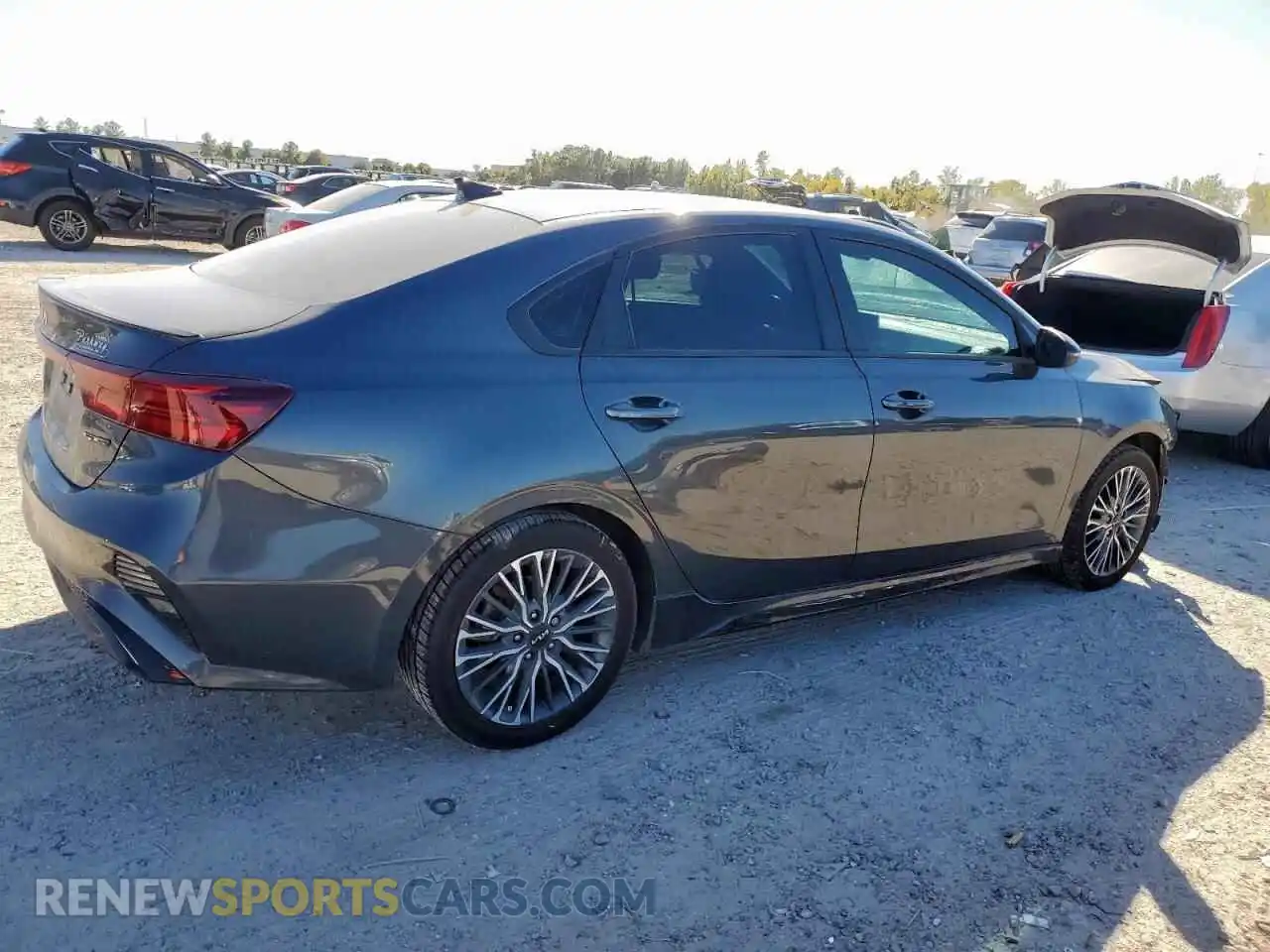 3 Фотография поврежденного автомобиля 3KPF54AD4RE759081 KIA FORTE 2024