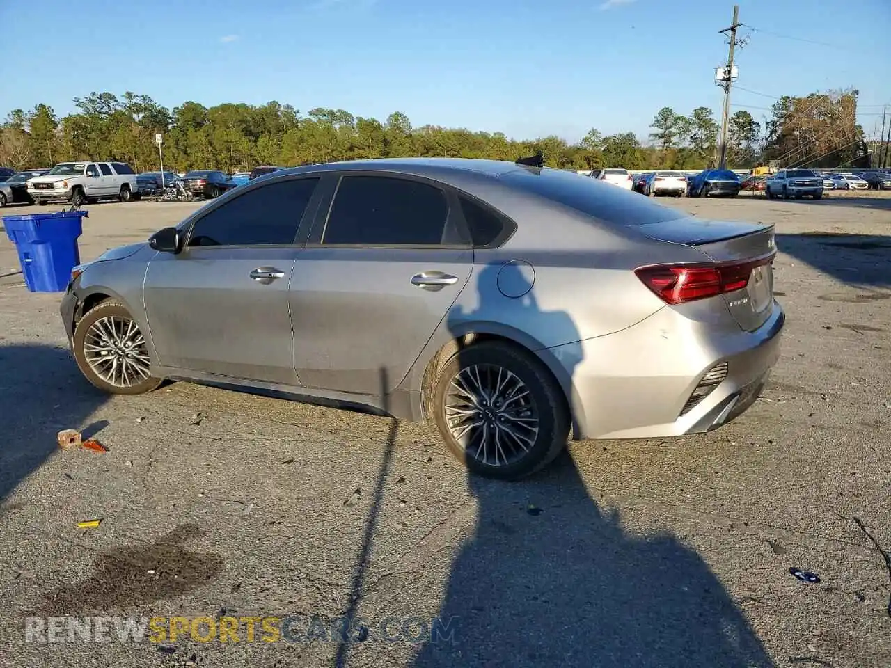 2 fotografías del automóvil dañado 3KPF54AD7RE715088 KIA FORTE 2024