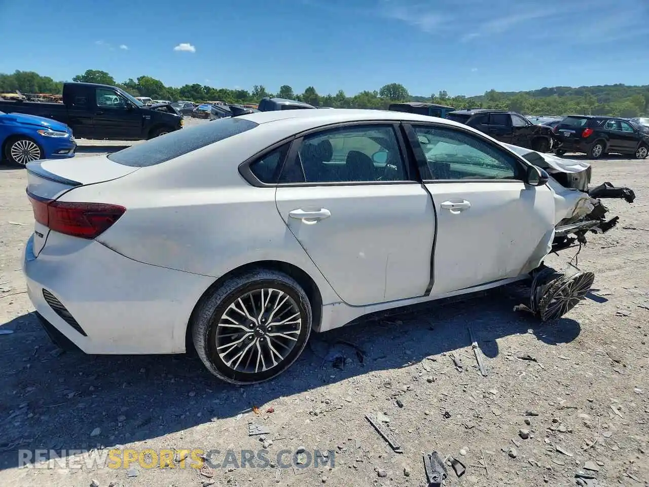 3 Photograph of a damaged car 3KPF54AD9RE718235 KIA FORTE 2024