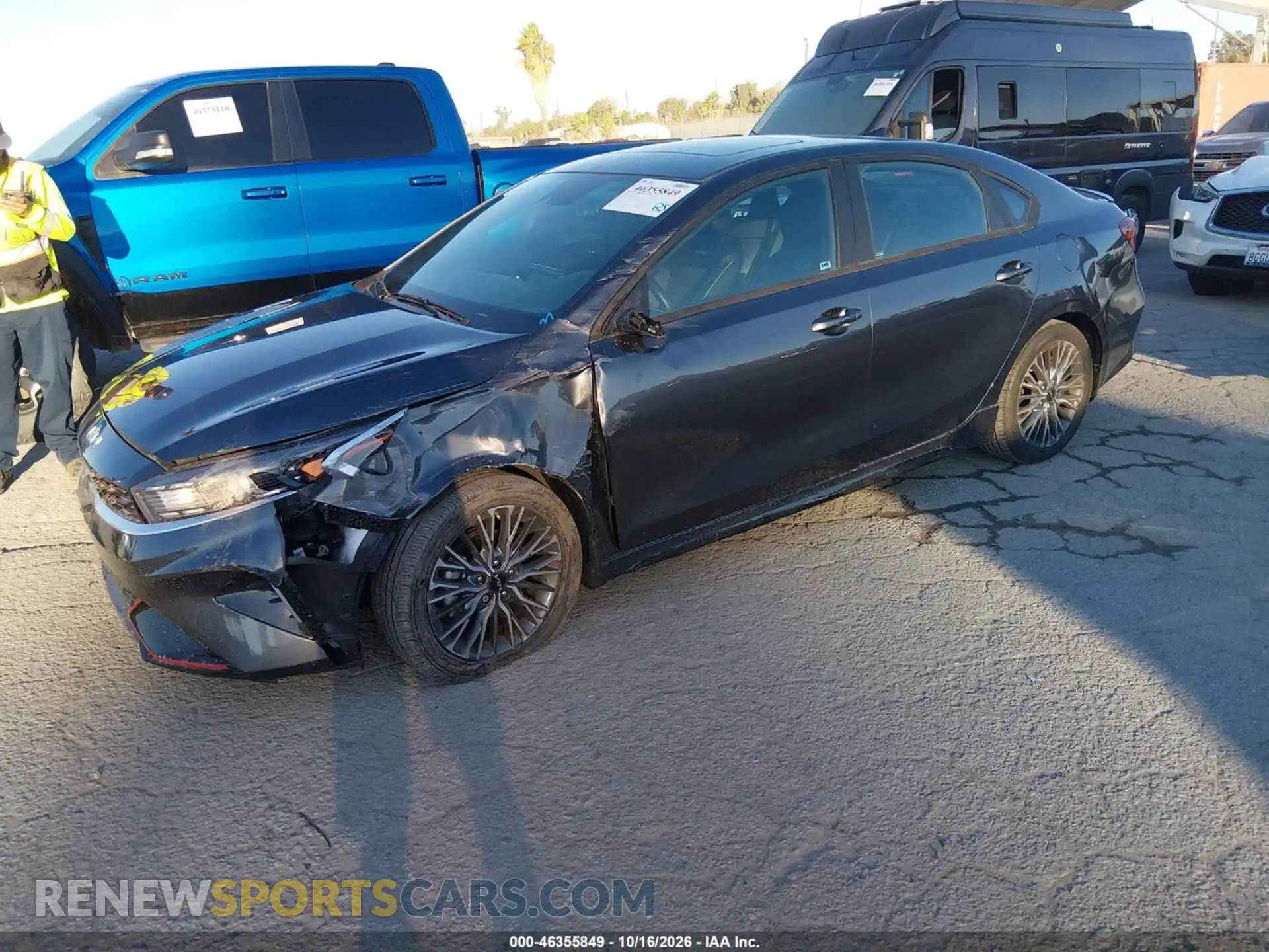 2 fotografías del automóvil dañado 3KPF54ADXRE818781 KIA FORTE 2024