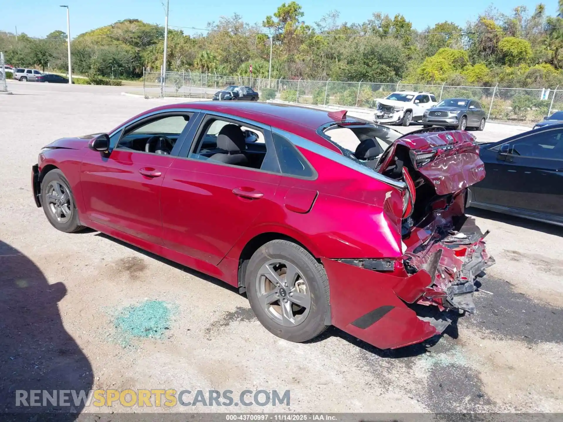 3 Photograph of a damaged car 5XXG14J22MG009449 KIA K5 2021
