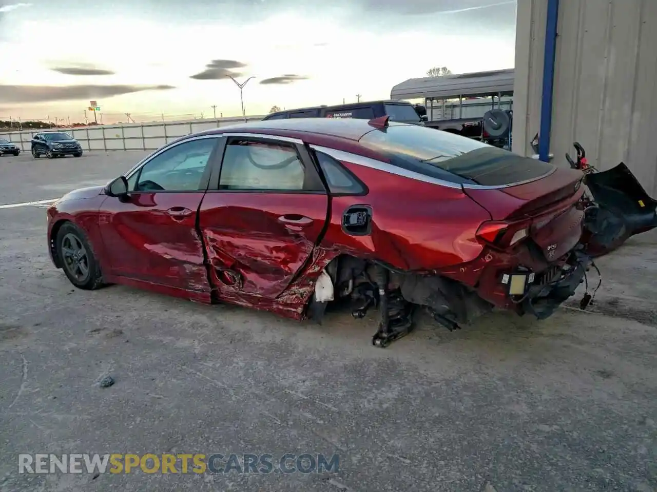2 Photograph of a damaged car 5XXG14J26MG030417 KIA K5 2021