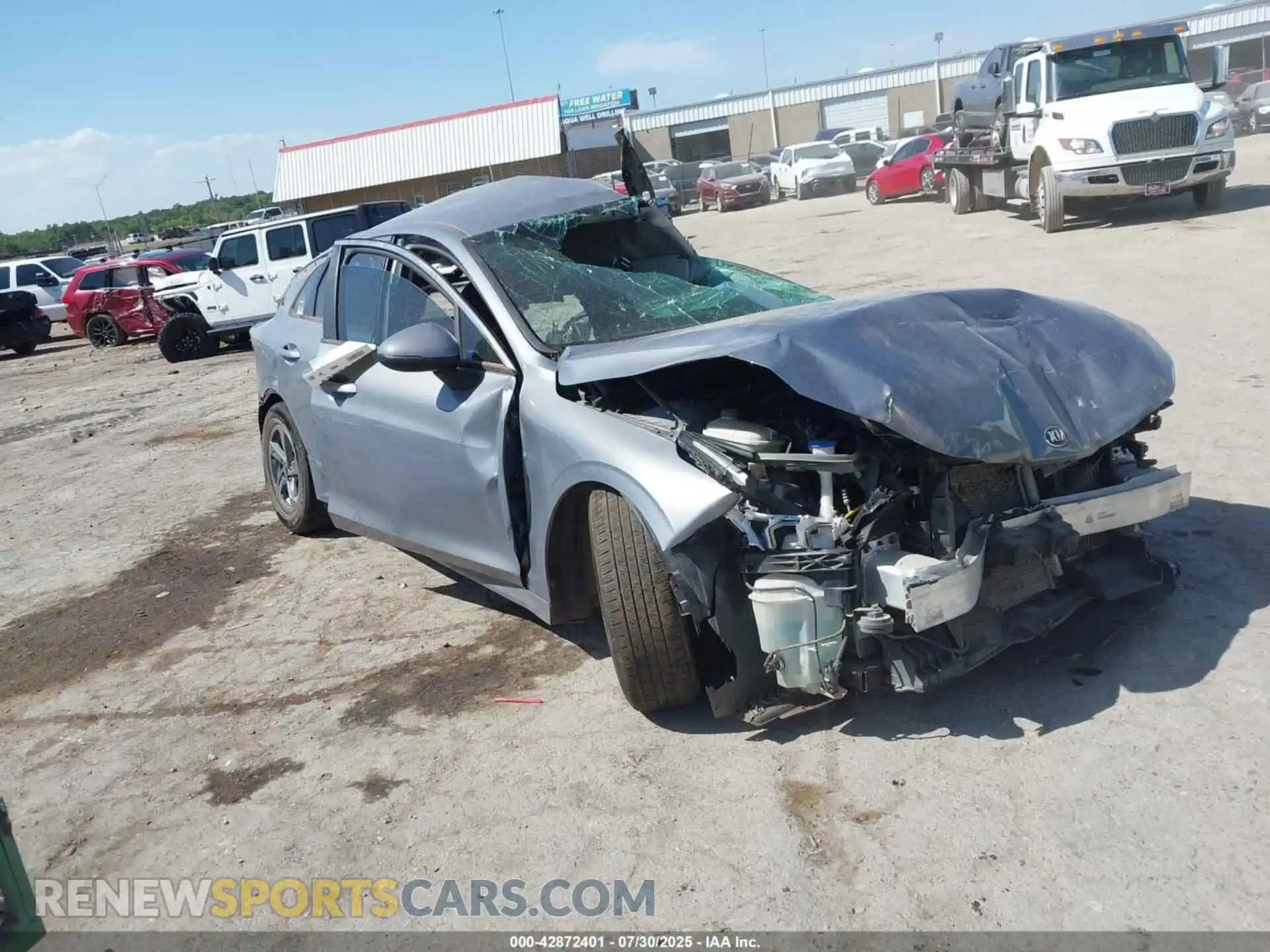 1 Photograph of a damaged car 5XXG14J27MG012217 KIA K5 2021