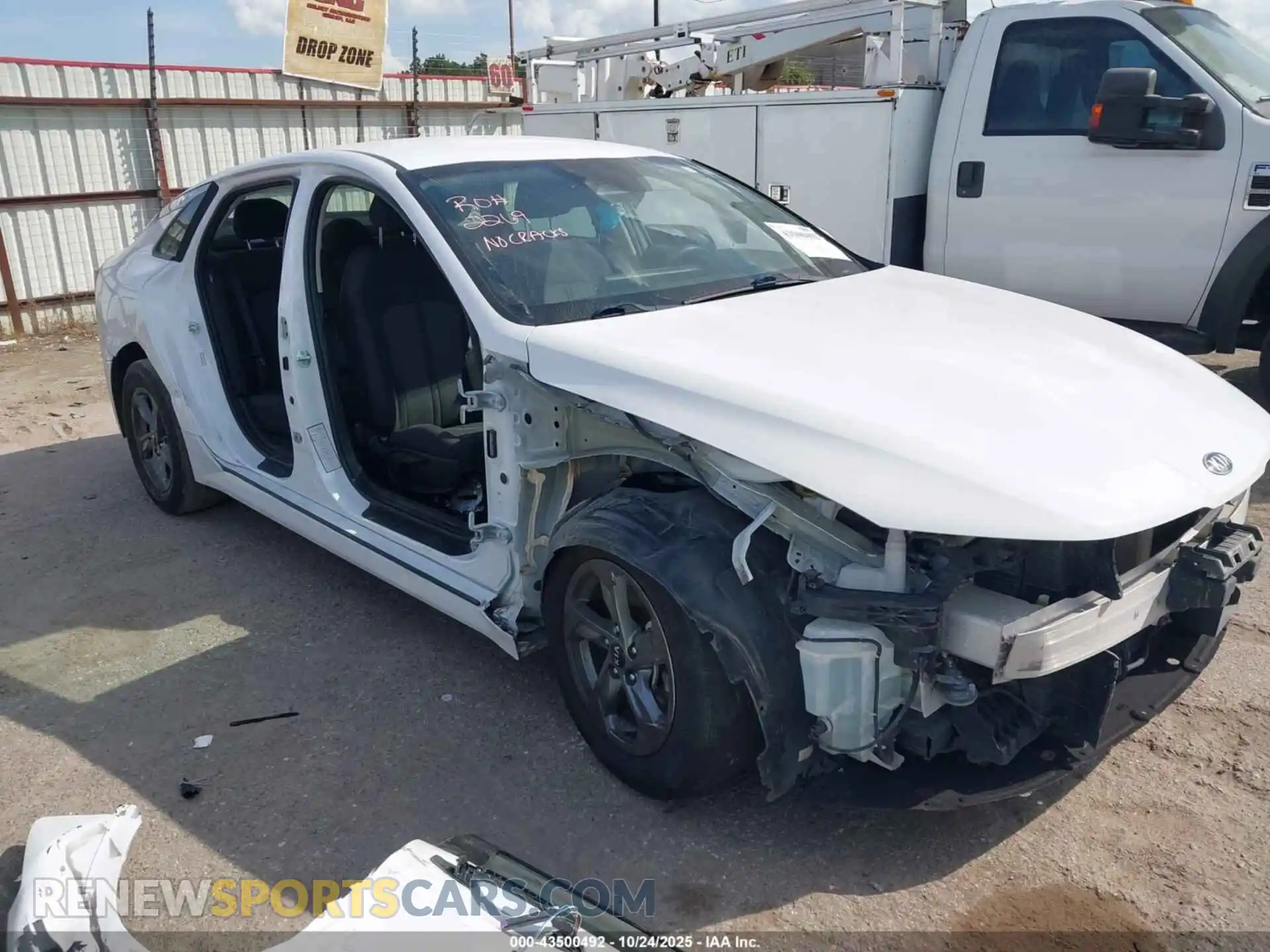 1 Photograph of a damaged car 5XXG14J27MG070991 KIA K5 2021