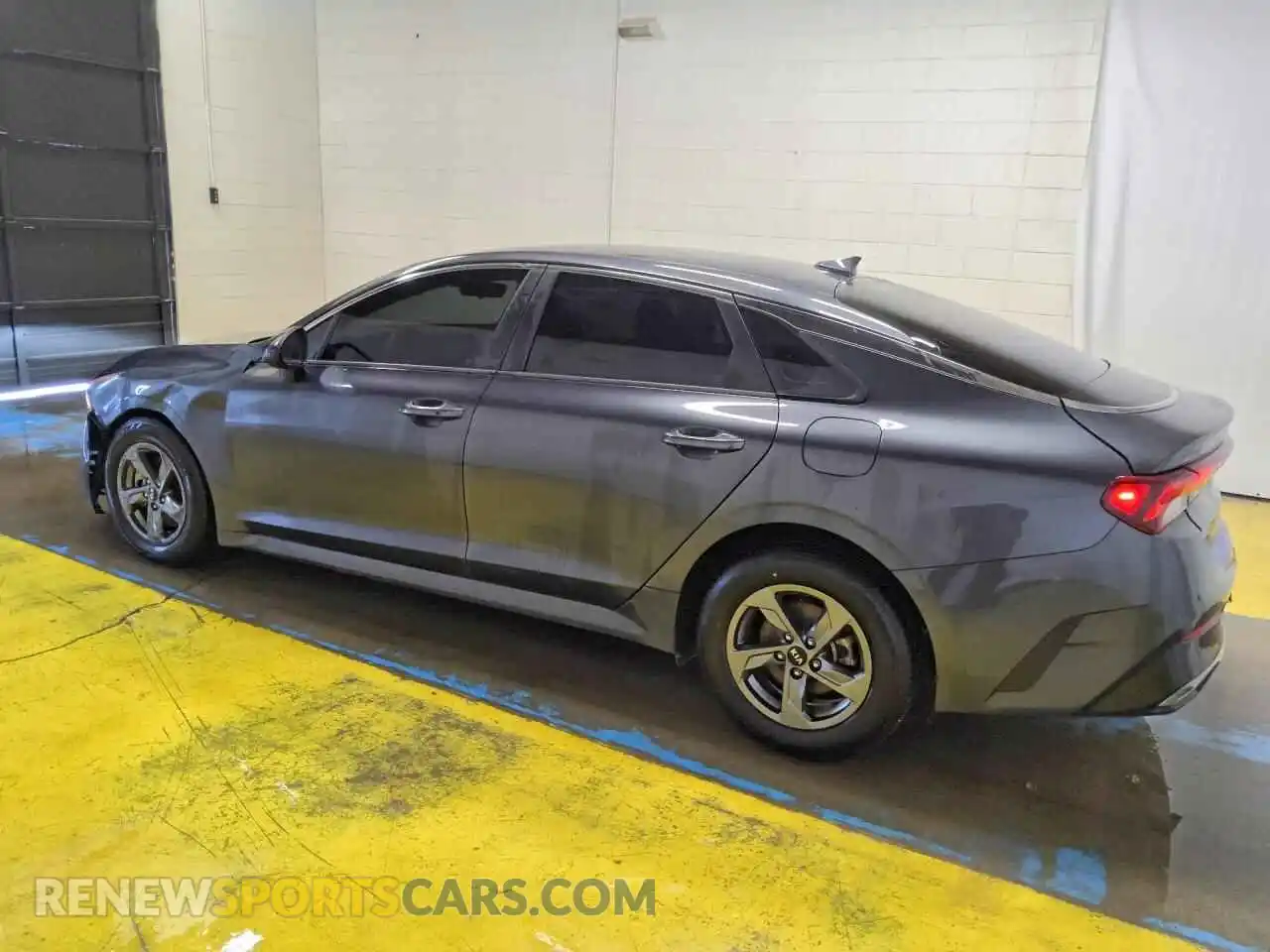 2 Photograph of a damaged car 5XXG14J2XMG013961 KIA K5 2021
