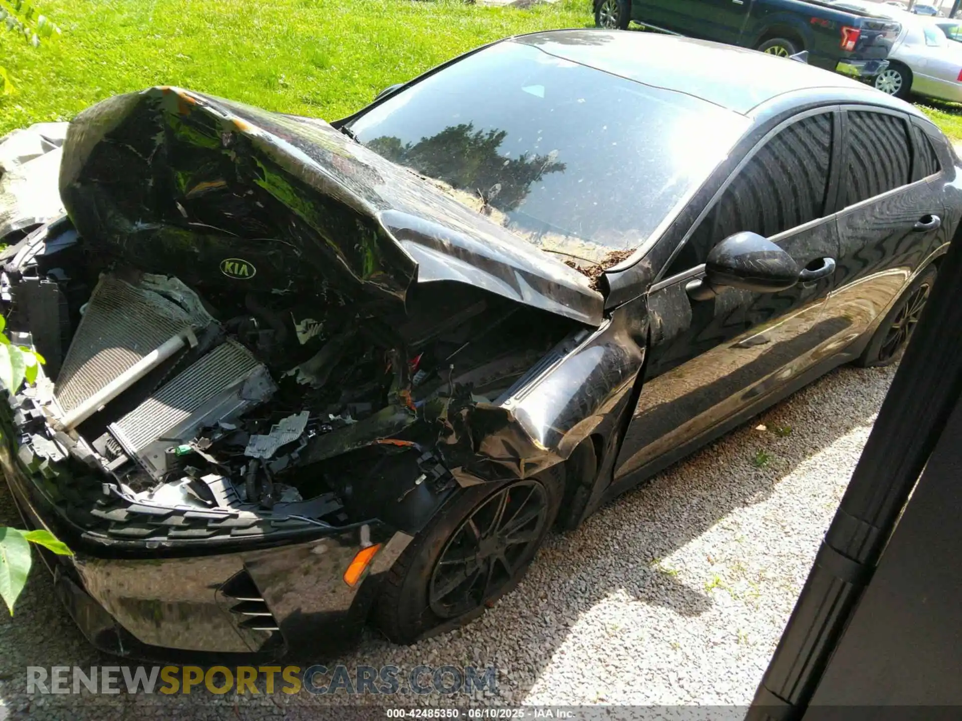2 Photograph of a damaged car 5XXG24J25MG024248 KIA K5 2021