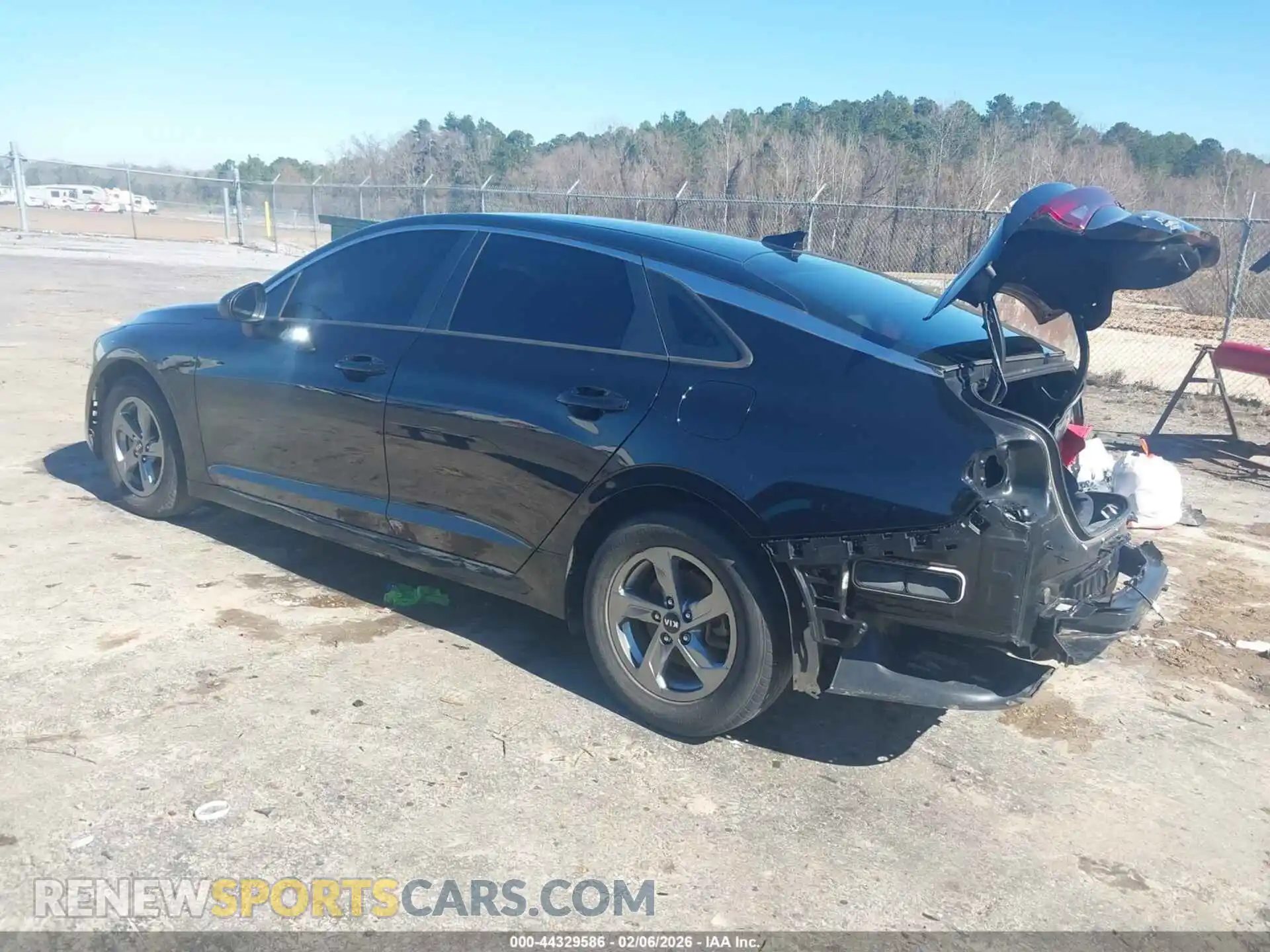3 Photograph of a damaged car 5XXG24J27MG004762 KIA K5 2021