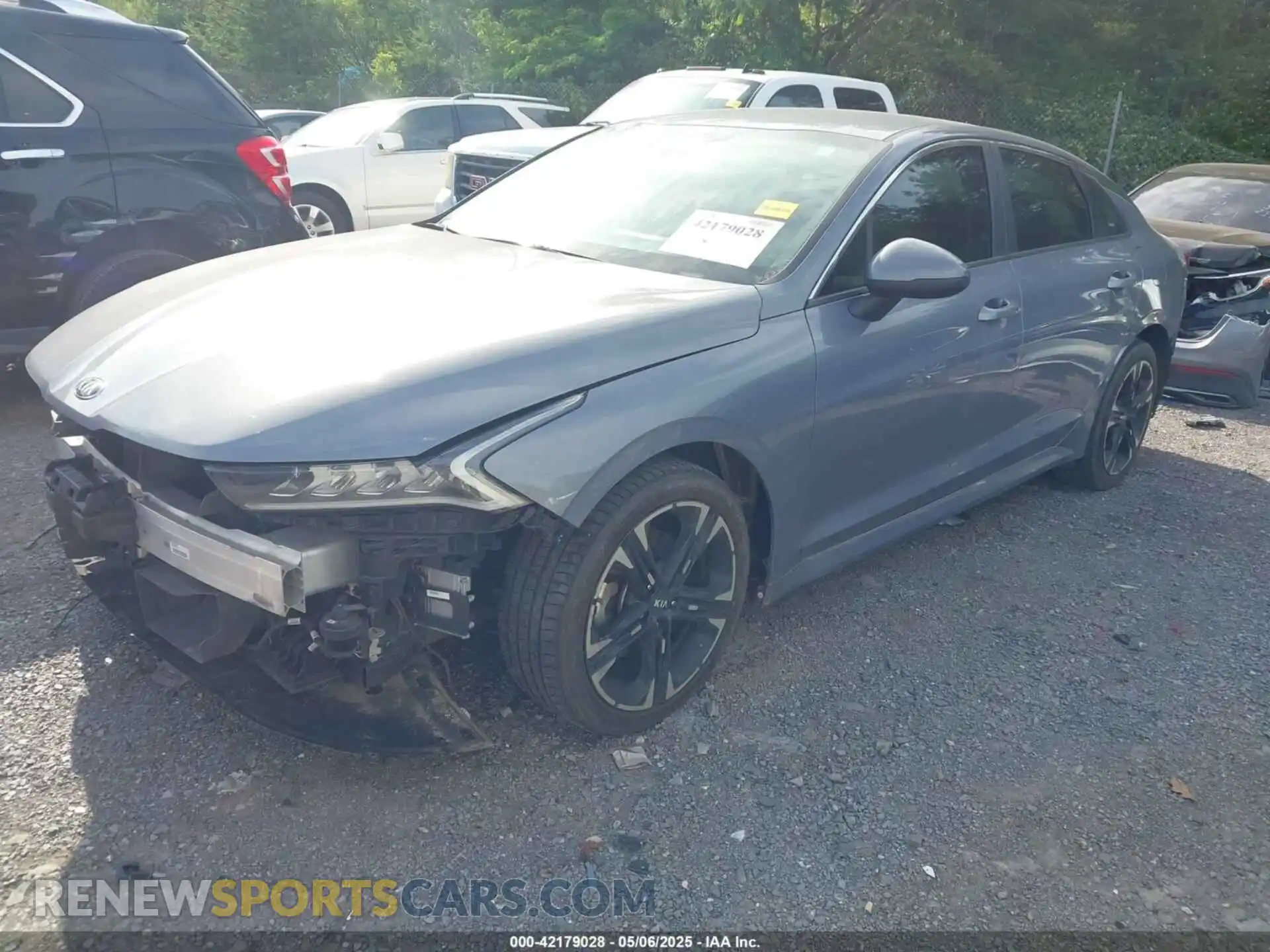 2 fotografías del automóvil dañado 5XXG24J27MG017012 KIA K5 2021
