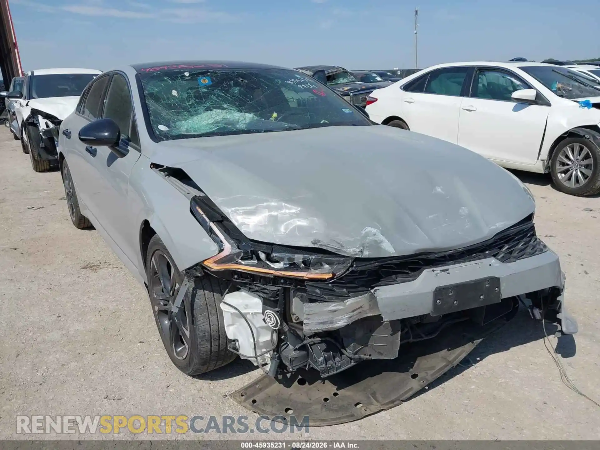 1 Photograph of a damaged car 5XXG64J20MG041401 KIA K5 2021