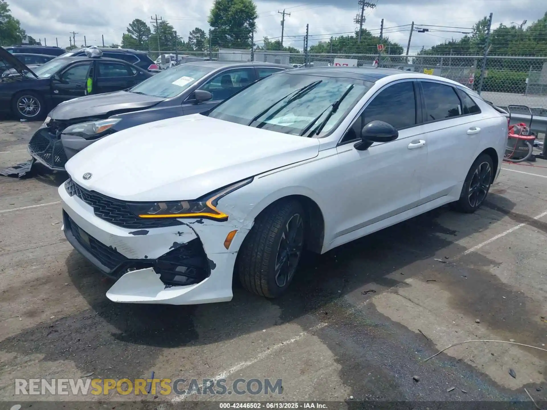 2 Photograph of a damaged car 5XXG64J21MG012375 KIA K5 2021
