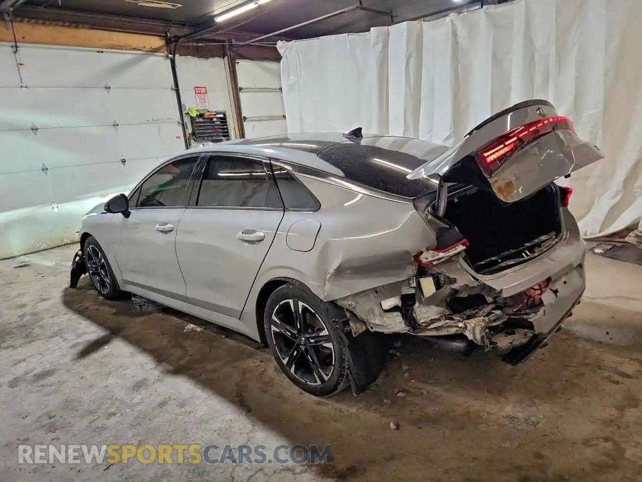 2 Photograph of a damaged car 5XXG64J21MG072866 KIA K5 2021
