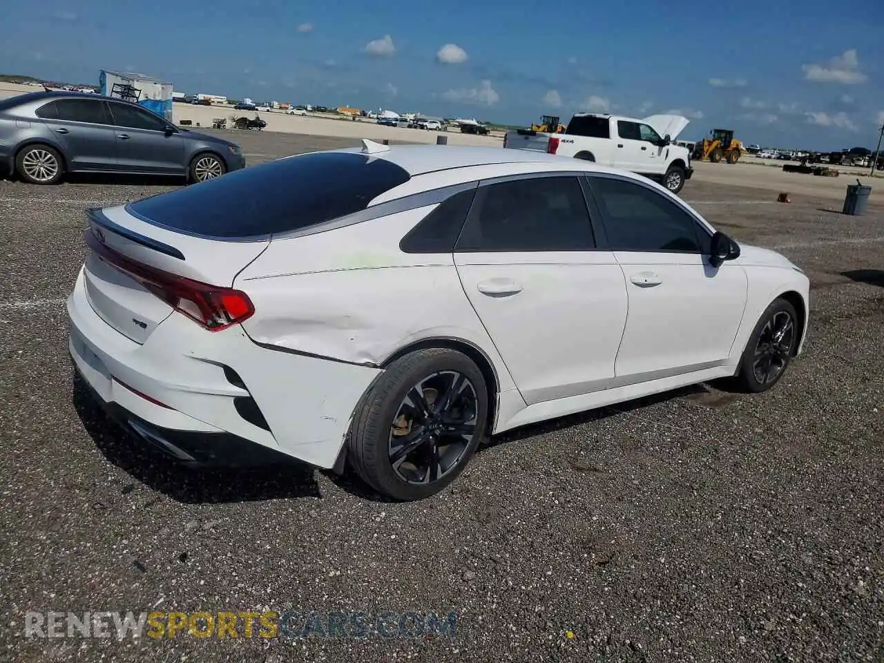 3 fotografías del automóvil dañado 5XXG64J24MG021376 KIA K5 2021