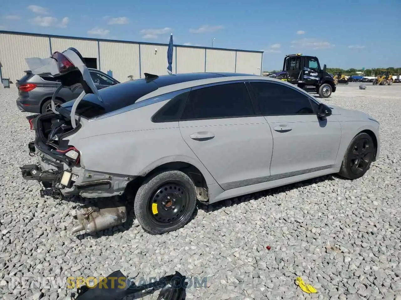 3 Photograph of a damaged car 5XXG64J25MG061580 KIA K5 2021