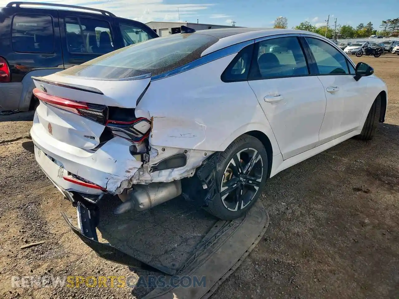 3 Photograph of a damaged car 5XXG64J25MG063975 KIA K5 2021