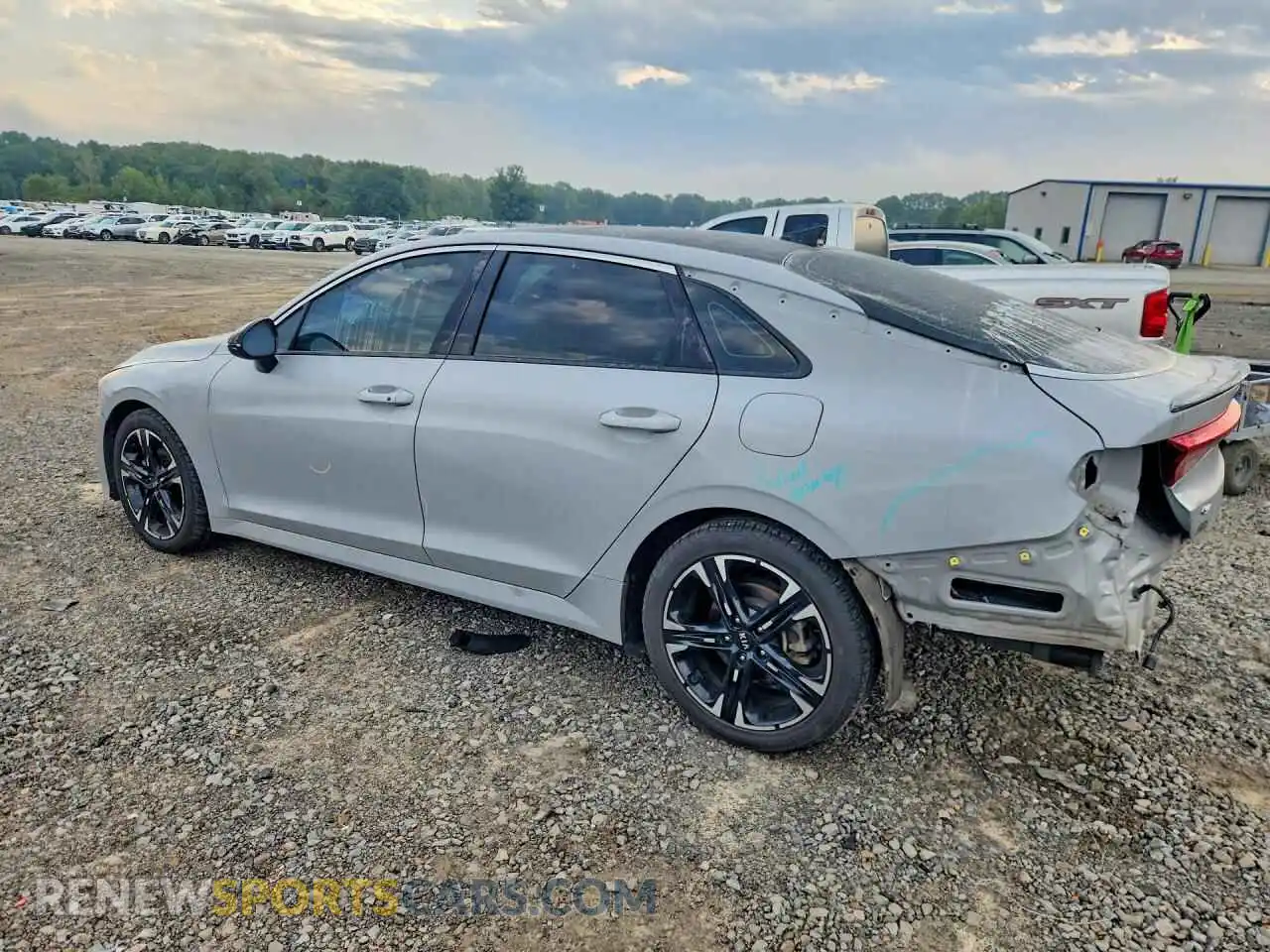 2 fotografías del automóvil dañado 5XXG64J25MG073552 KIA K5 2021