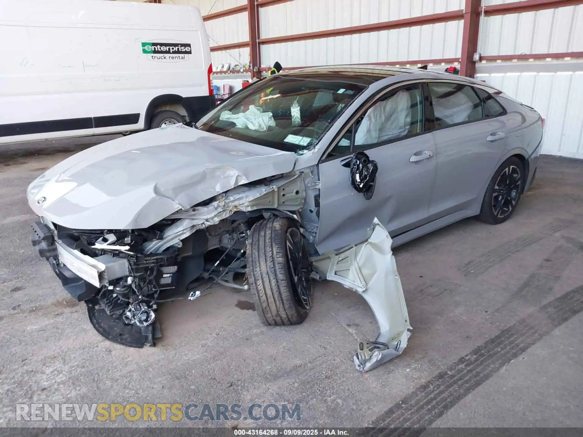 2 Photograph of a damaged car 5XXG64J26MG052435 KIA K5 2021