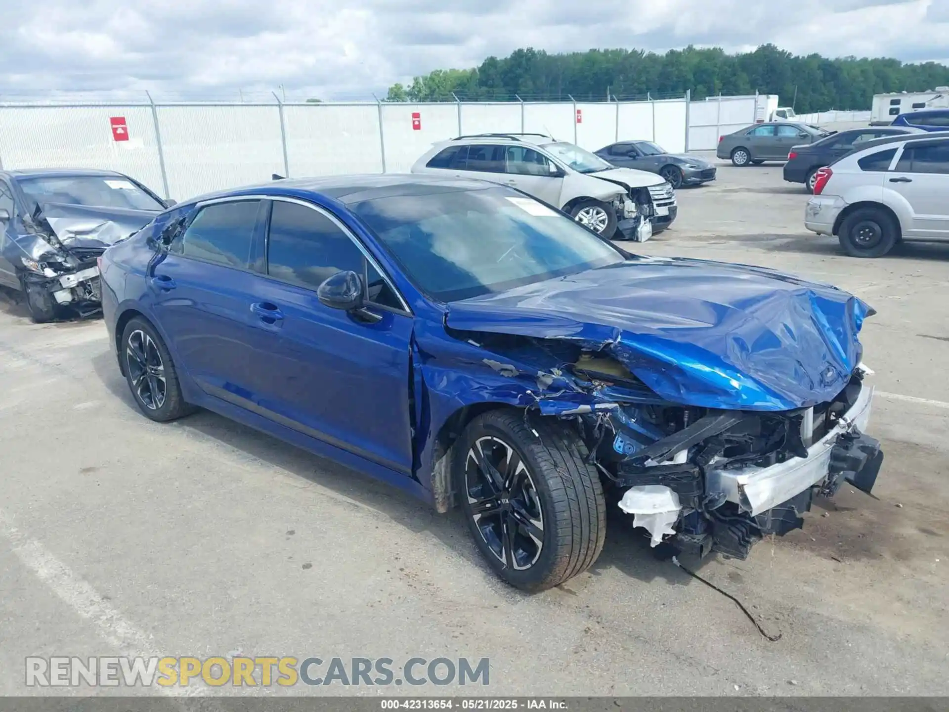 1 Photograph of a damaged car 5XXG64J27MG036311 KIA K5 2021