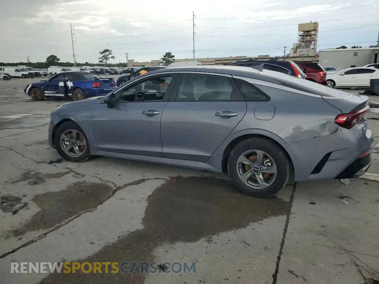 2 Photograph of a damaged car 5XXG14J22NG105292 KIA K5 2022