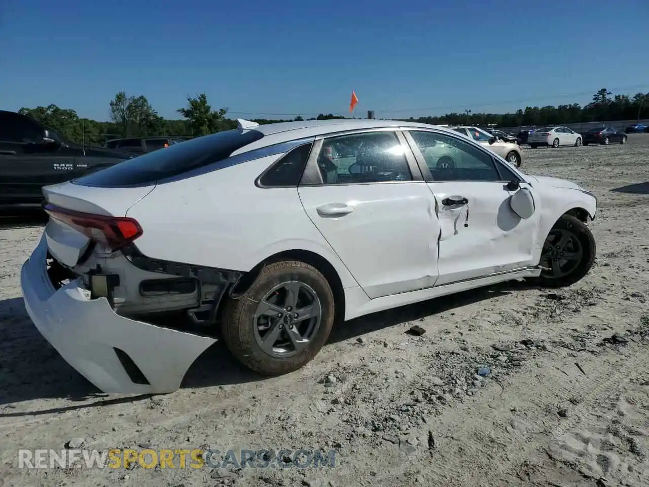3 fotografías del automóvil dañado 5XXG14J27NG088909 KIA K5 2022