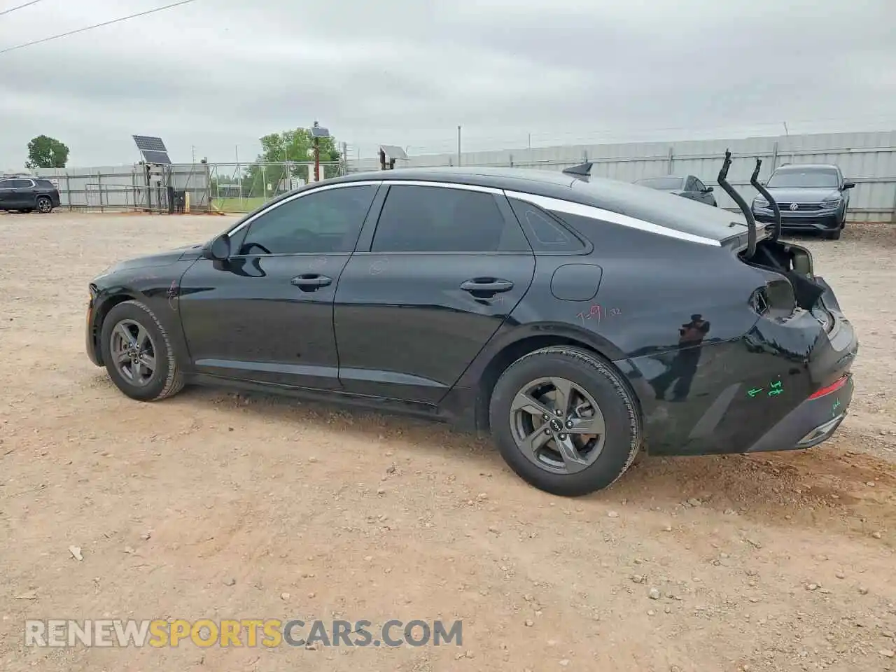 2 Photograph of a damaged car 5XXG24J27NG123932 KIA K5 2022