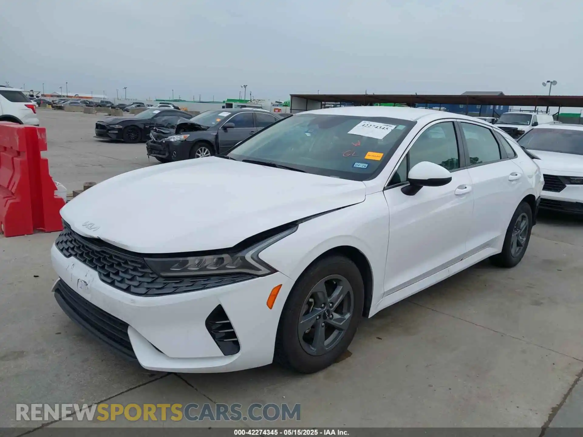 2 Photograph of a damaged car 5XXG24J29NG106985 KIA K5 2022