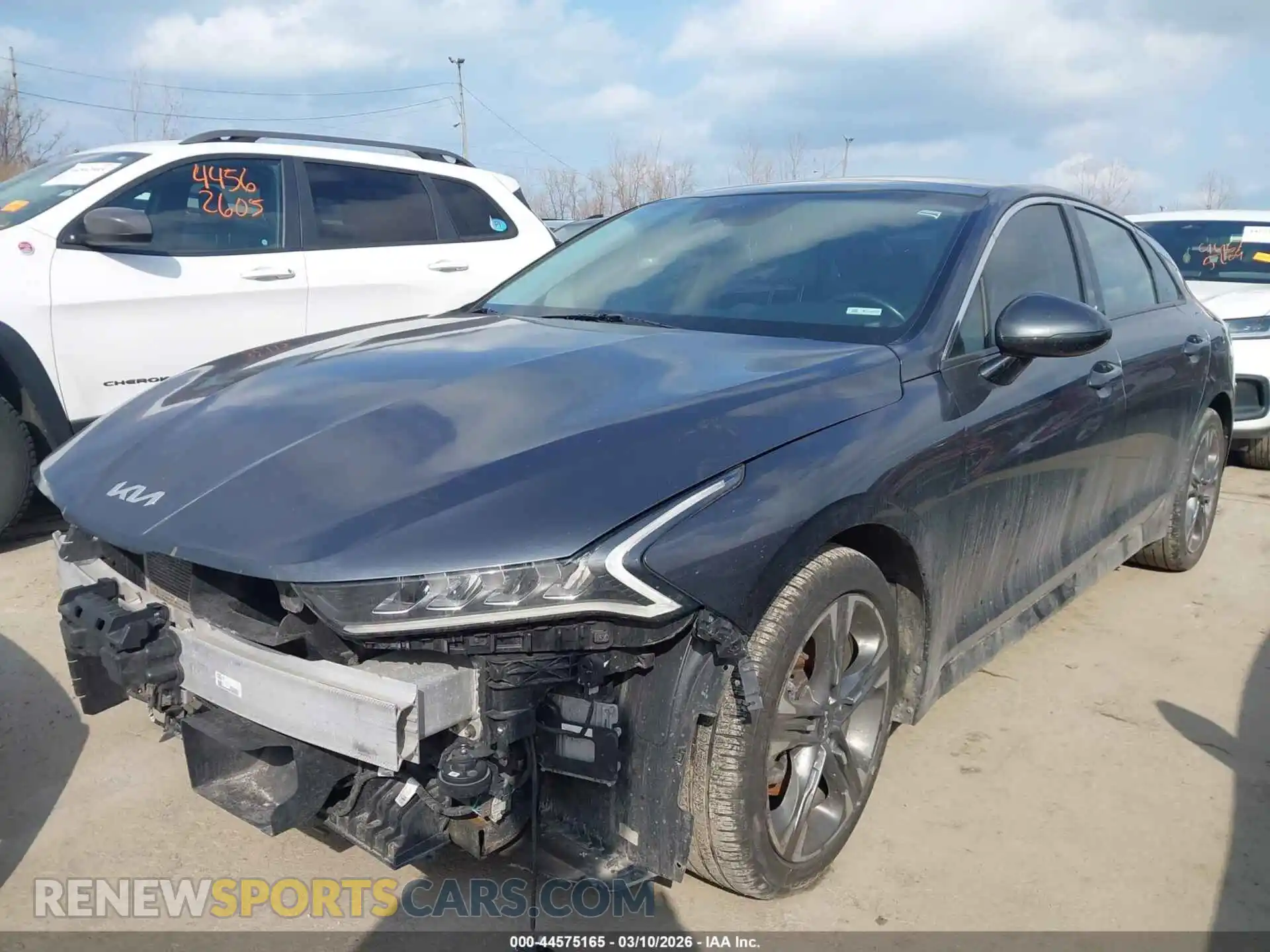 2 Photograph of a damaged car 5XXG34J2XNG089692 KIA K5 2022