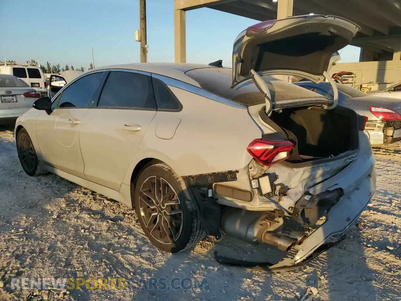 2 Photograph of a damaged car 5XXG44J89NG094528 KIA K5 2022