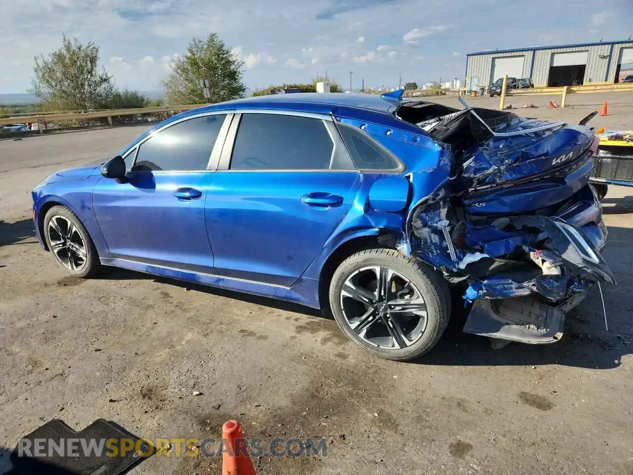 2 Photograph of a damaged car 5XXG64J27NG137964 KIA K5 2022
