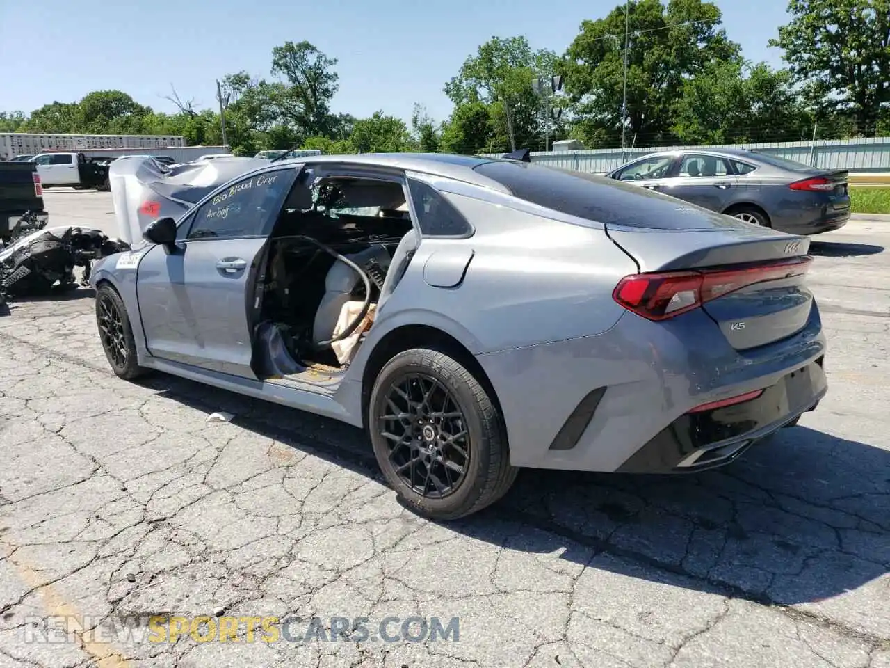 2 fotografías del automóvil dañado 5XXG34J28RG229213 KIA K5 2024