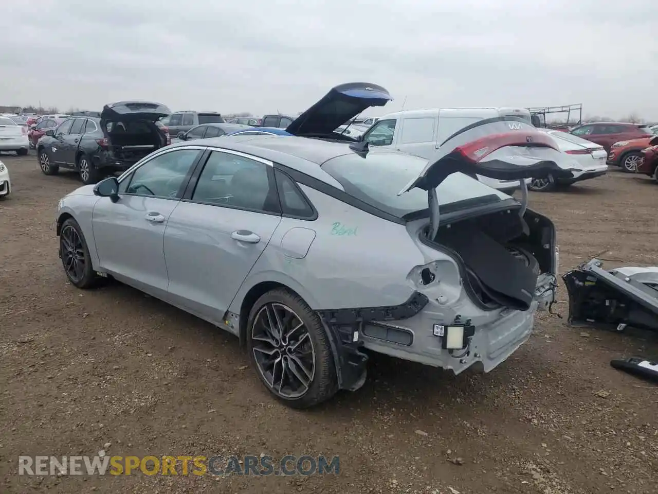 2 fotografías del automóvil dañado 5XXG44J81RG260496 KIA K5 2024