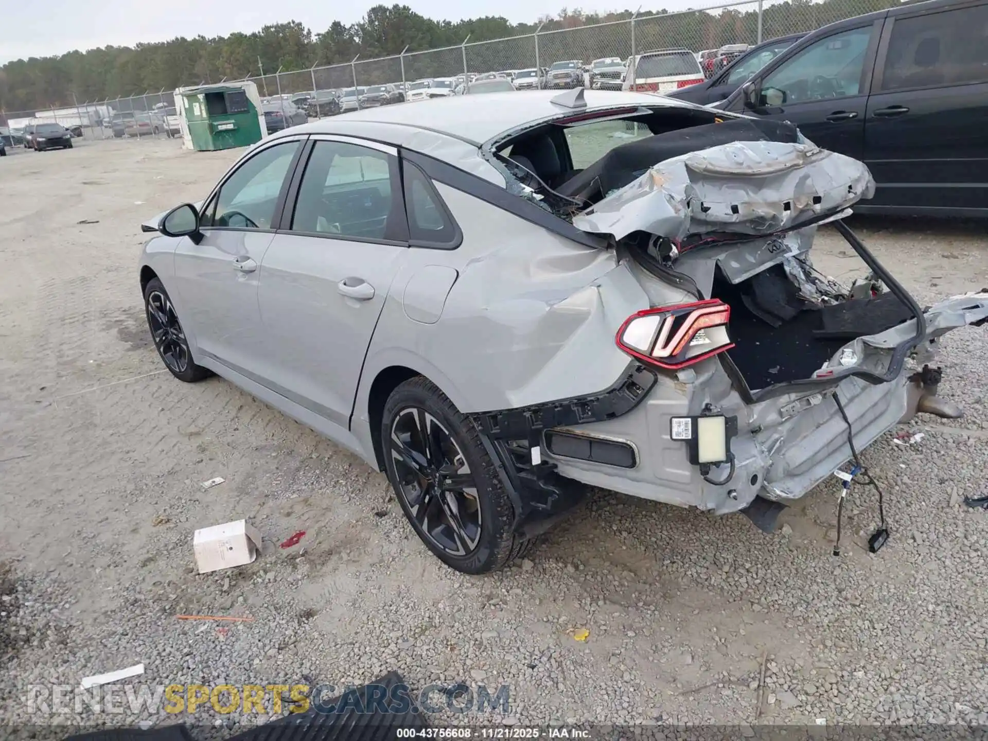 3 fotografías del automóvil dañado 5XXG64J24RG253466 KIA K5 2024