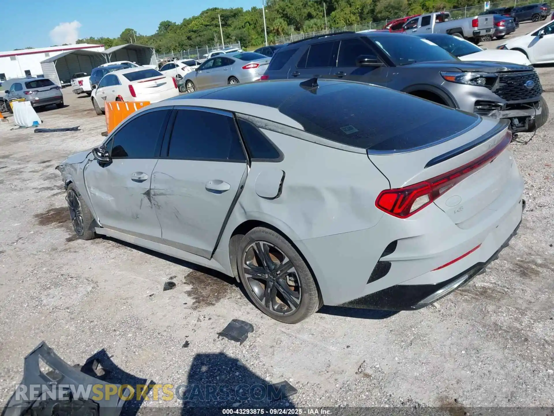 3 Photograph of a damaged car 5XXG64J27RG256393 KIA K5 2024