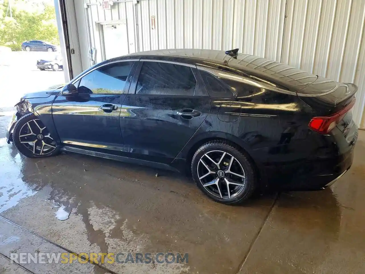 2 fotografías del automóvil dañado 5XXG64J28RG243099 KIA K5 2024