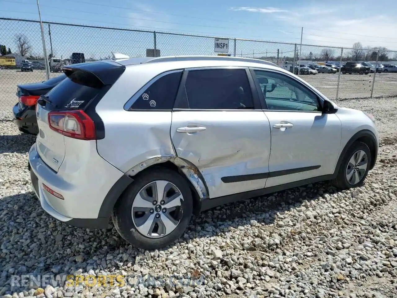 3 fotografías del automóvil dañado KNDCB3LC0K5242646 KIA NIRO 2019