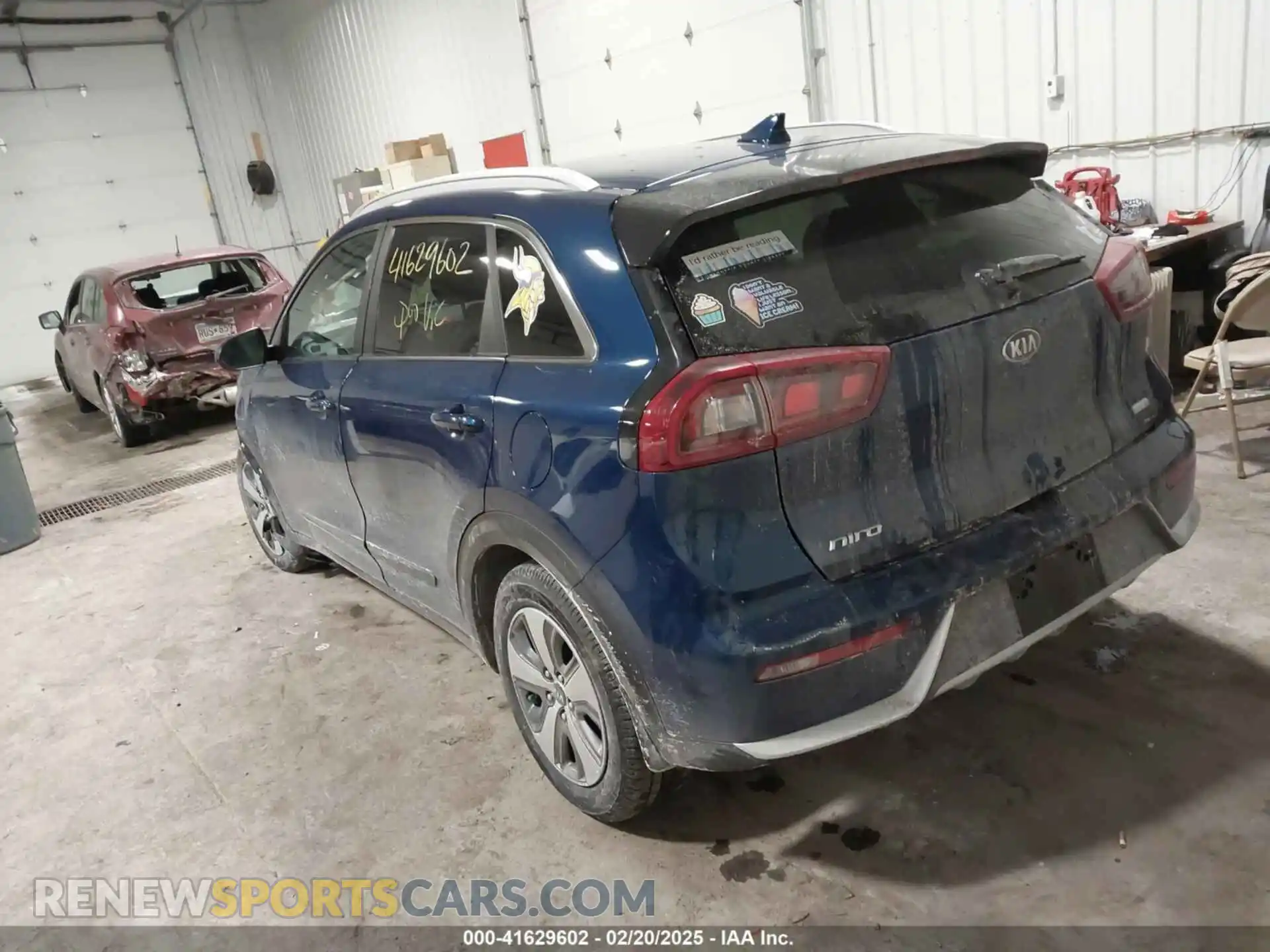 3 fotografías del automóvil dañado KNDCB3LC2K5250165 KIA NIRO 2019