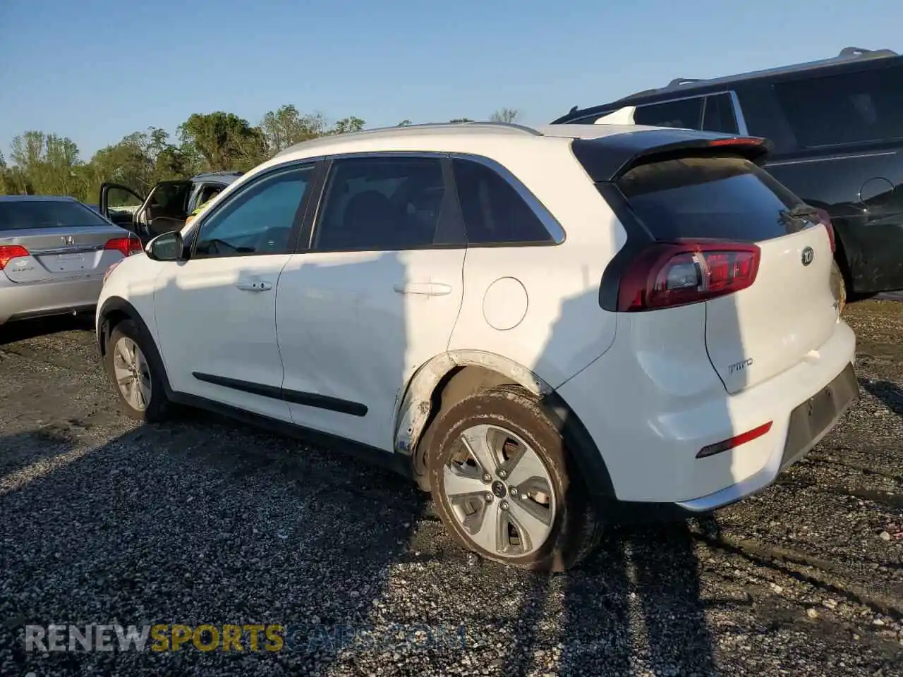 2 Photograph of a damaged car KNDCB3LC8K5246136 KIA NIRO 2019