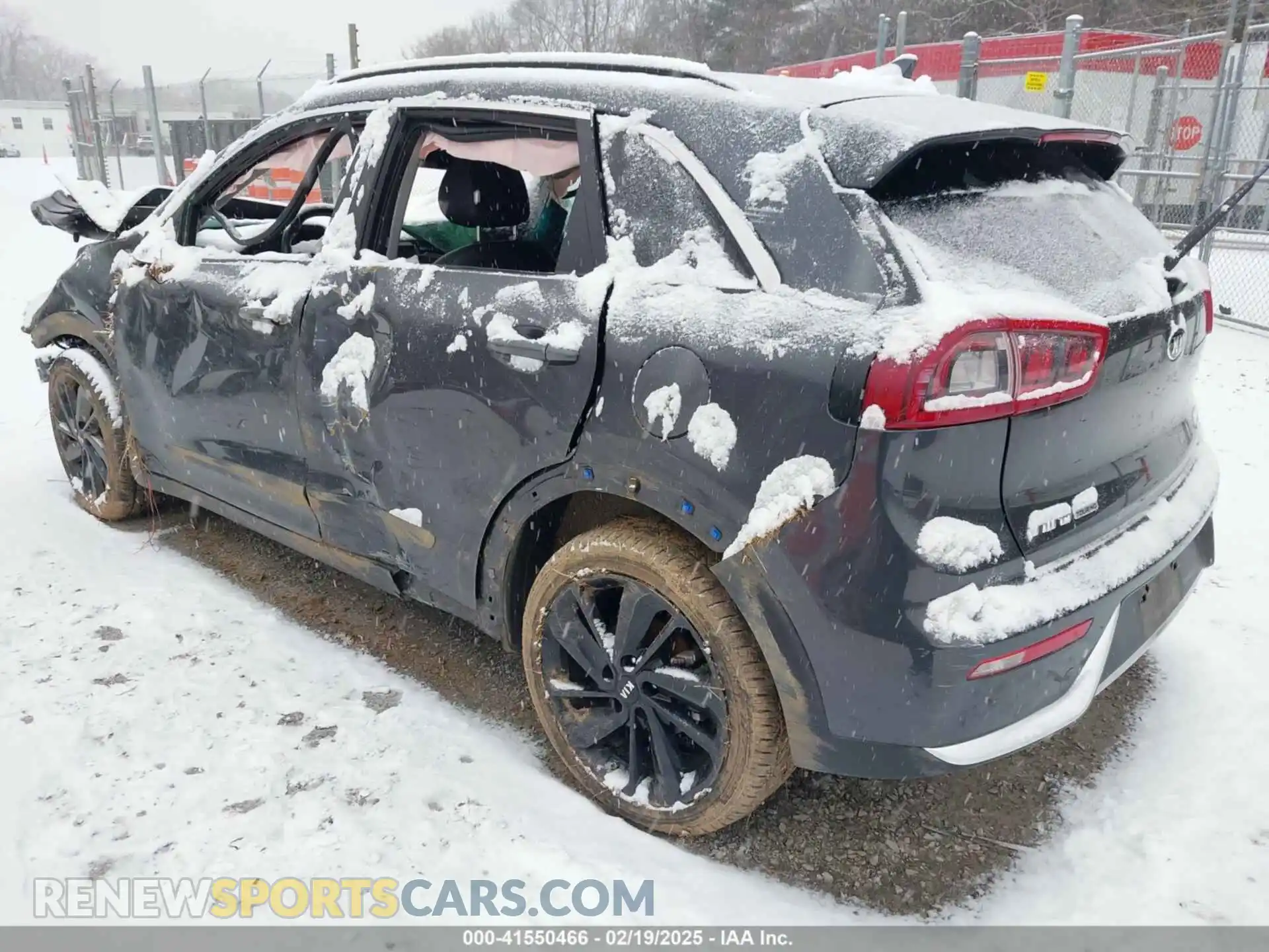3 Photograph of a damaged car KNDCC3LC3K5257882 KIA NIRO 2019