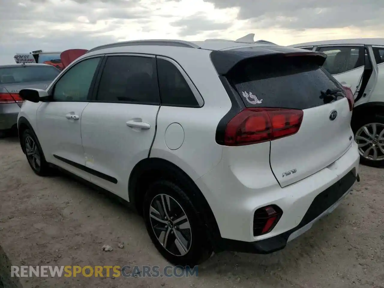 2 Photograph of a damaged car KNDCB3LC0L5399563 KIA NIRO 2020