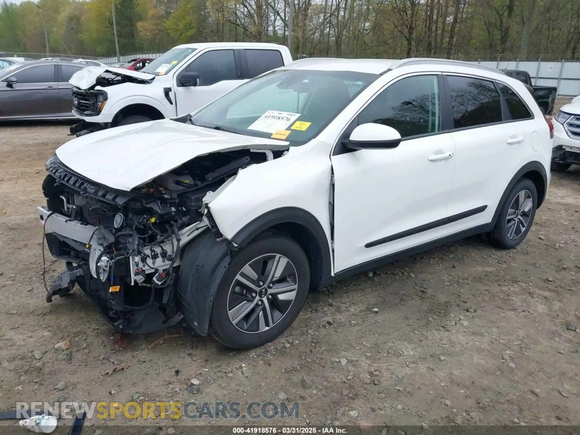 2 Photograph of a damaged car KNDCB3LC0L5436160 KIA NIRO 2020