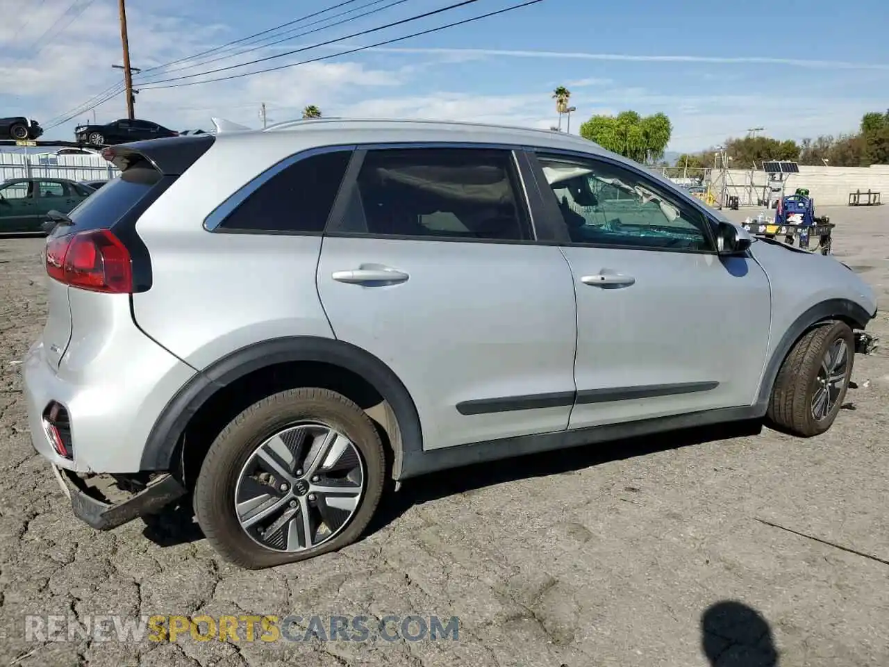 3 Photograph of a damaged car KNDCB3LC2L5419571 KIA NIRO 2020